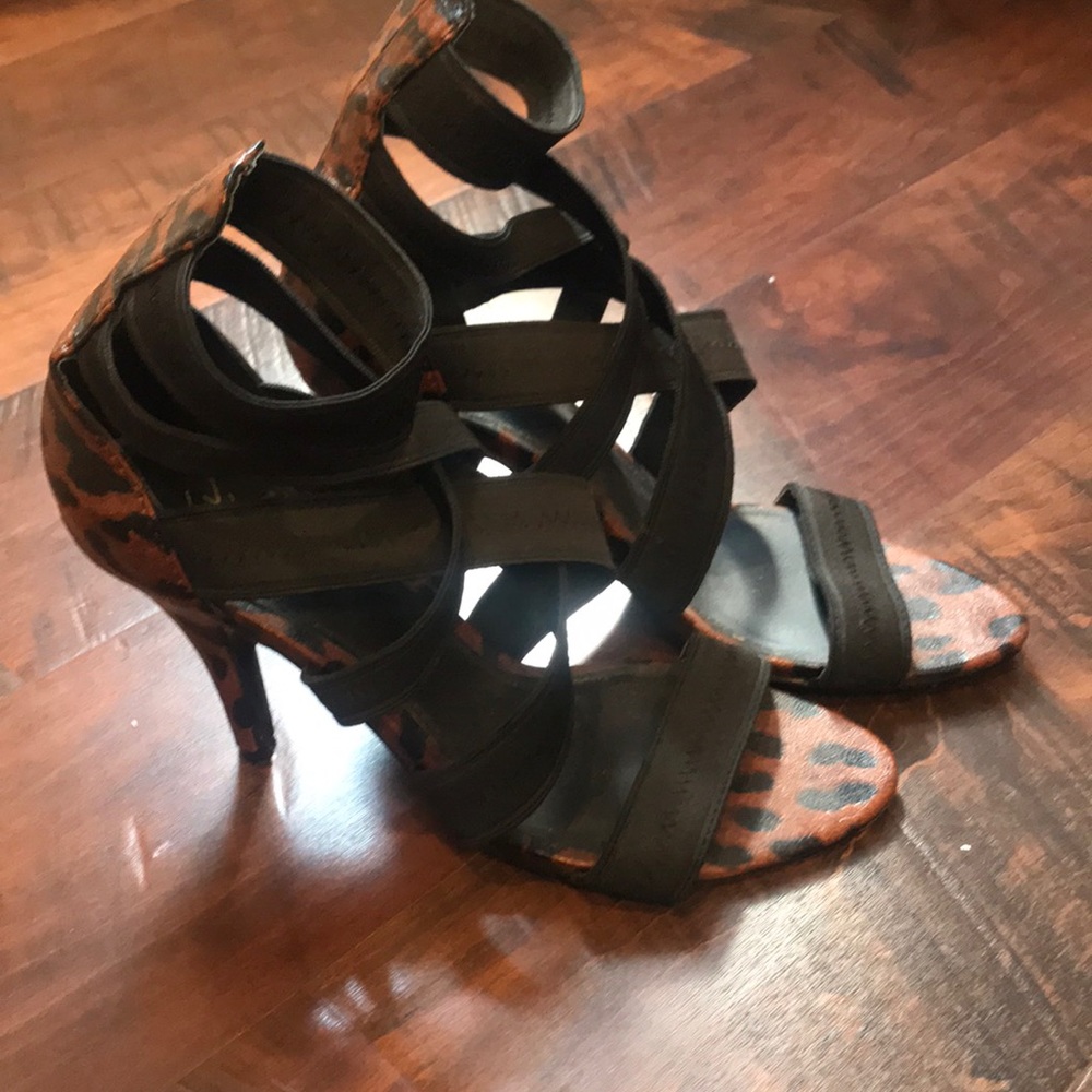 Strap or sandals